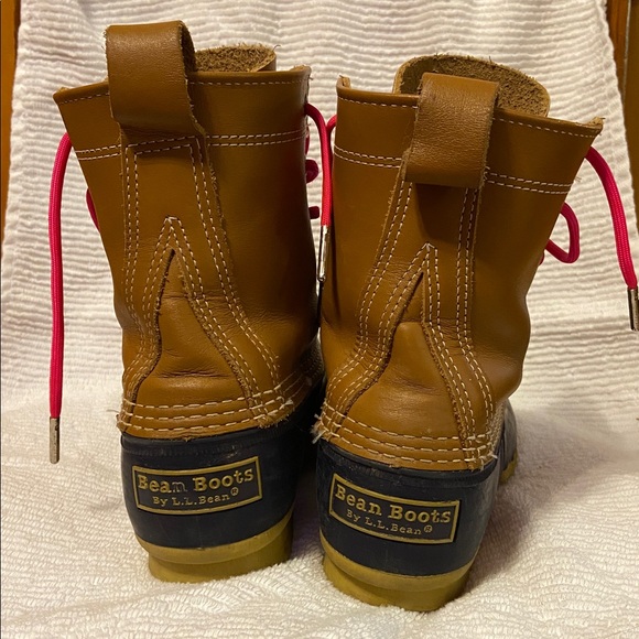 Women’s L.L. Bean Boots,
8 inch
Made in Maine - Picture 4 of 4